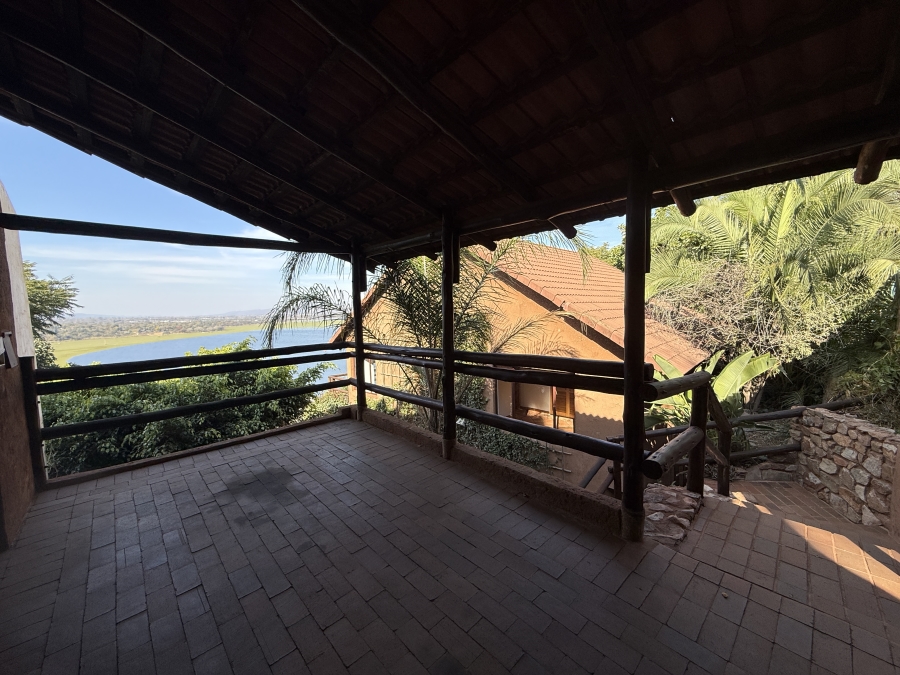 4 Bedroom Property for Sale in Kosmos North West